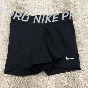 Black Nike pros dri fit size XS